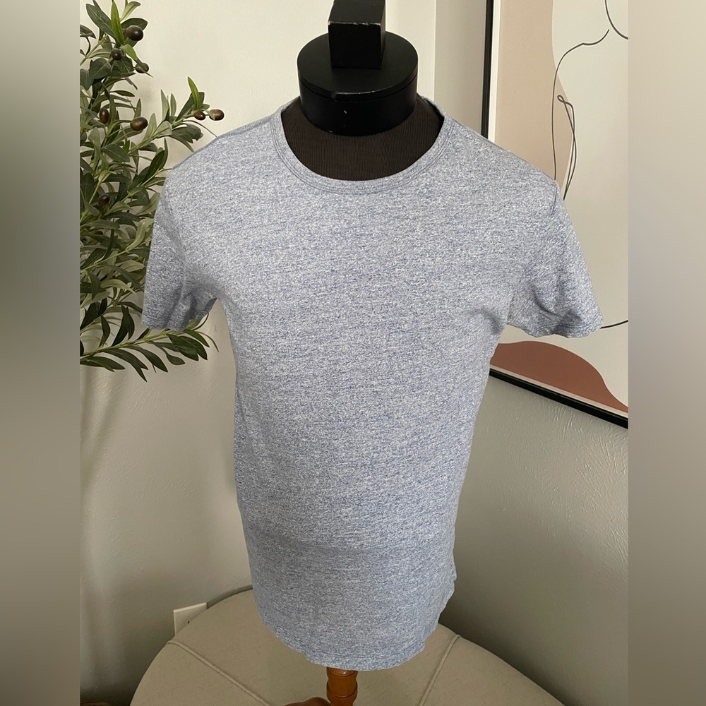Gap t shirt
